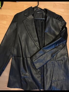 SHEIN Black Faux Leather Shirt Jacket Blazer